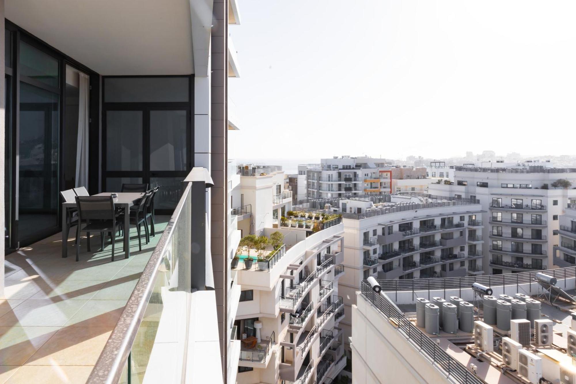 Modern Apartment In The Center Of St Julians By Arcobnb Saint Julian's Exterior photo